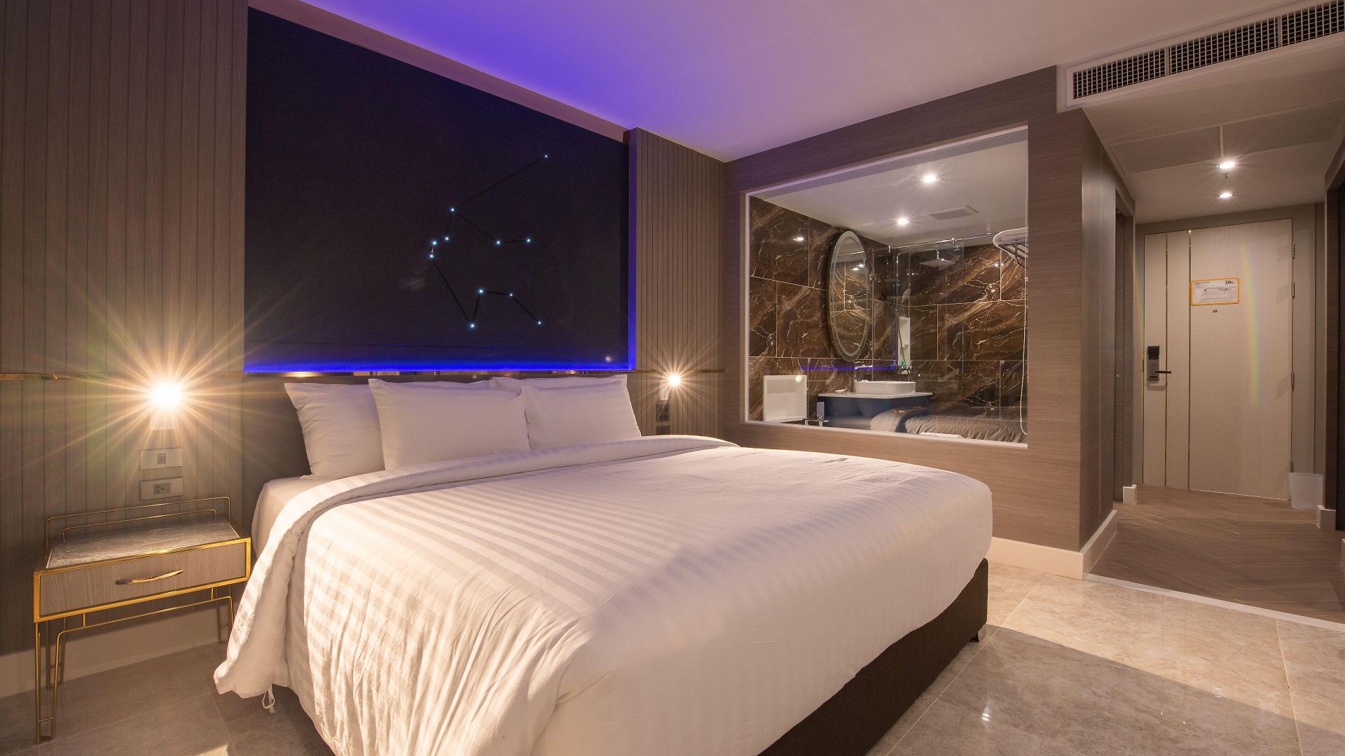 Discovery โรงแรม 4*