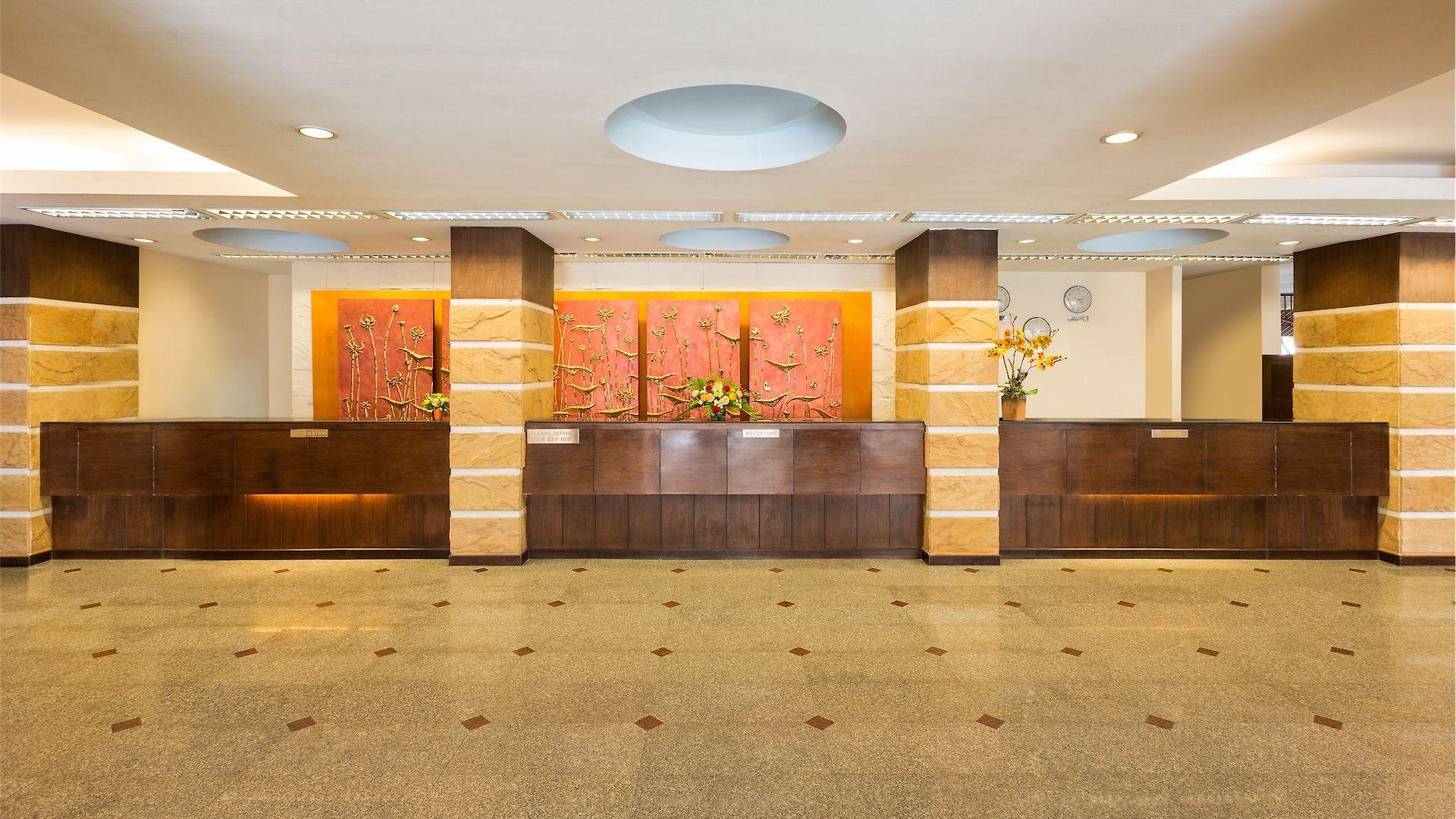 โรงแรม อีสเทิร์นแกรนด์พาเลซ 4*