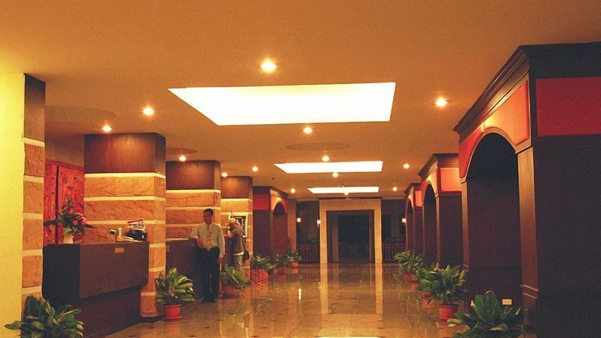 โรงแรม อีสเทิร์นแกรนด์พาเลซ 4*