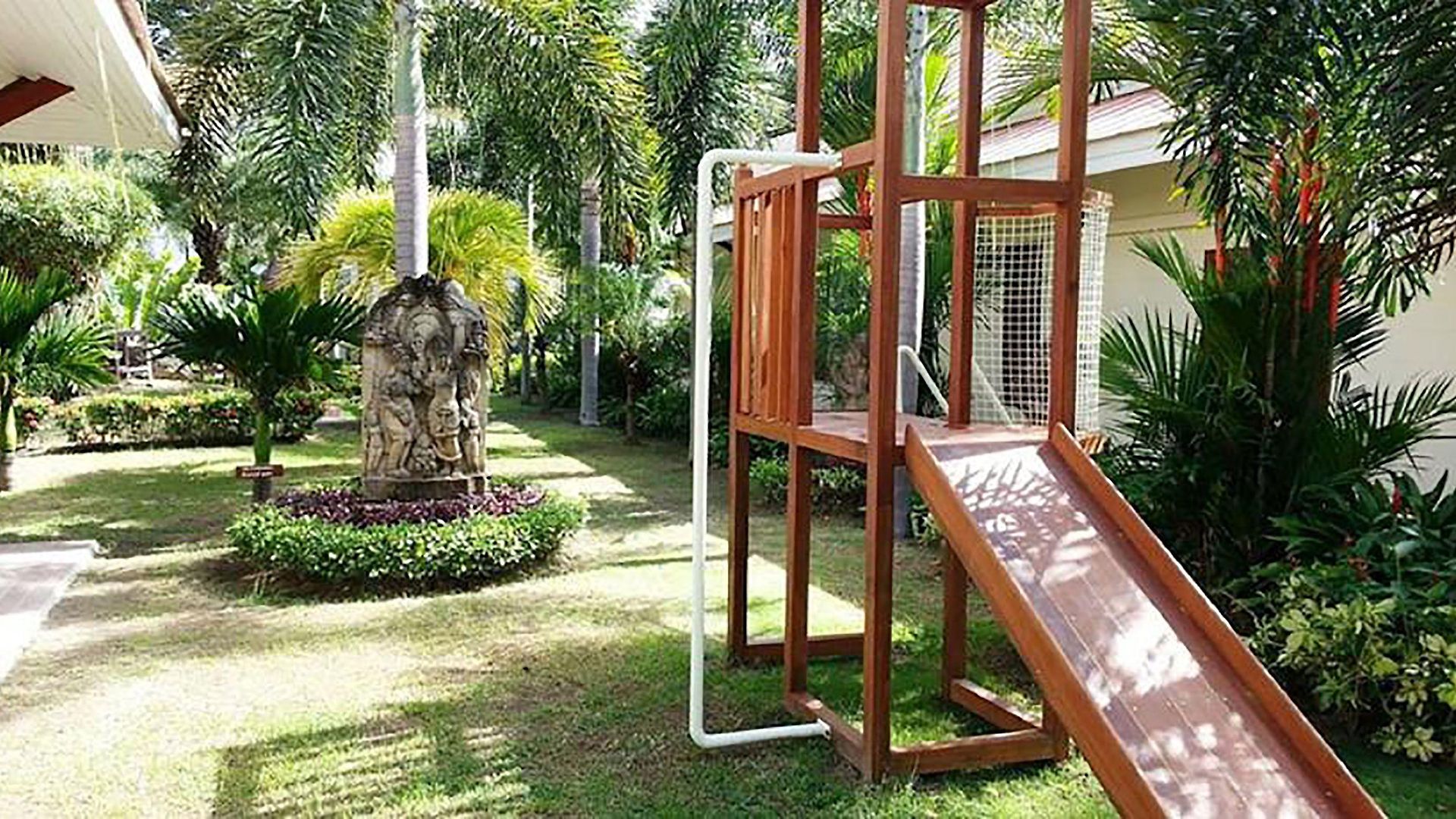 ไทยการ์เด้น 4*