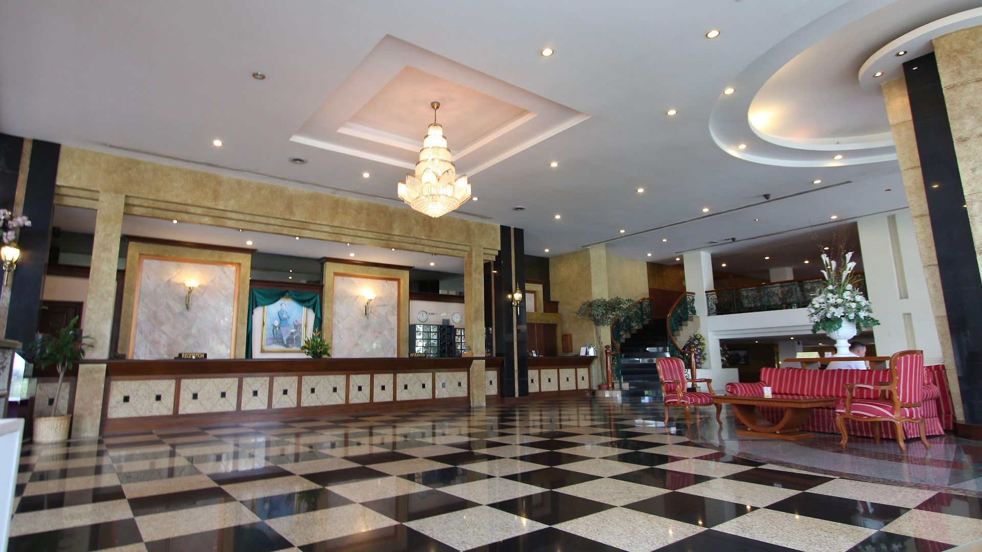 โรงแรมคาเมลอท 4*