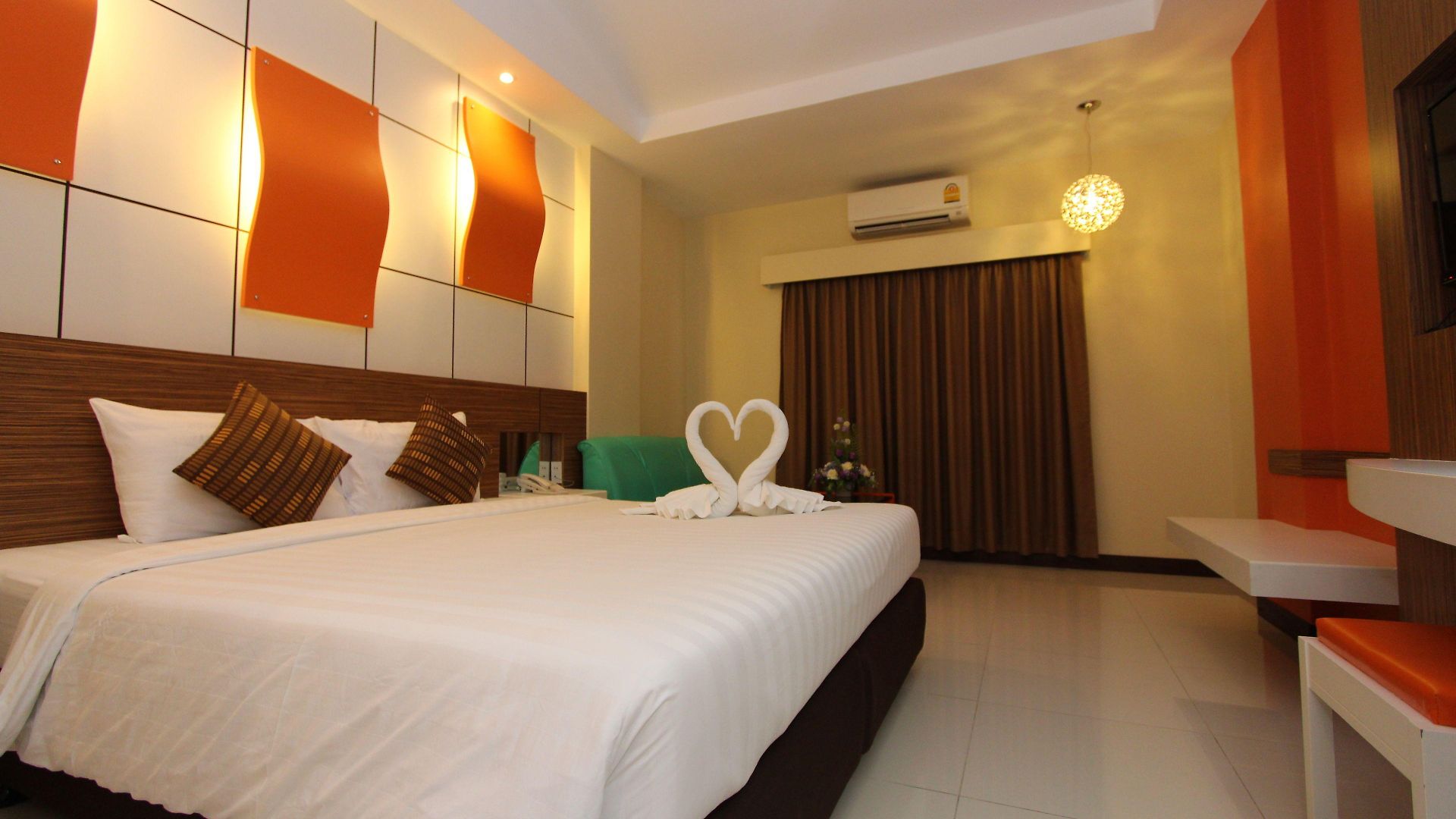โรงแรมคาเมลอท