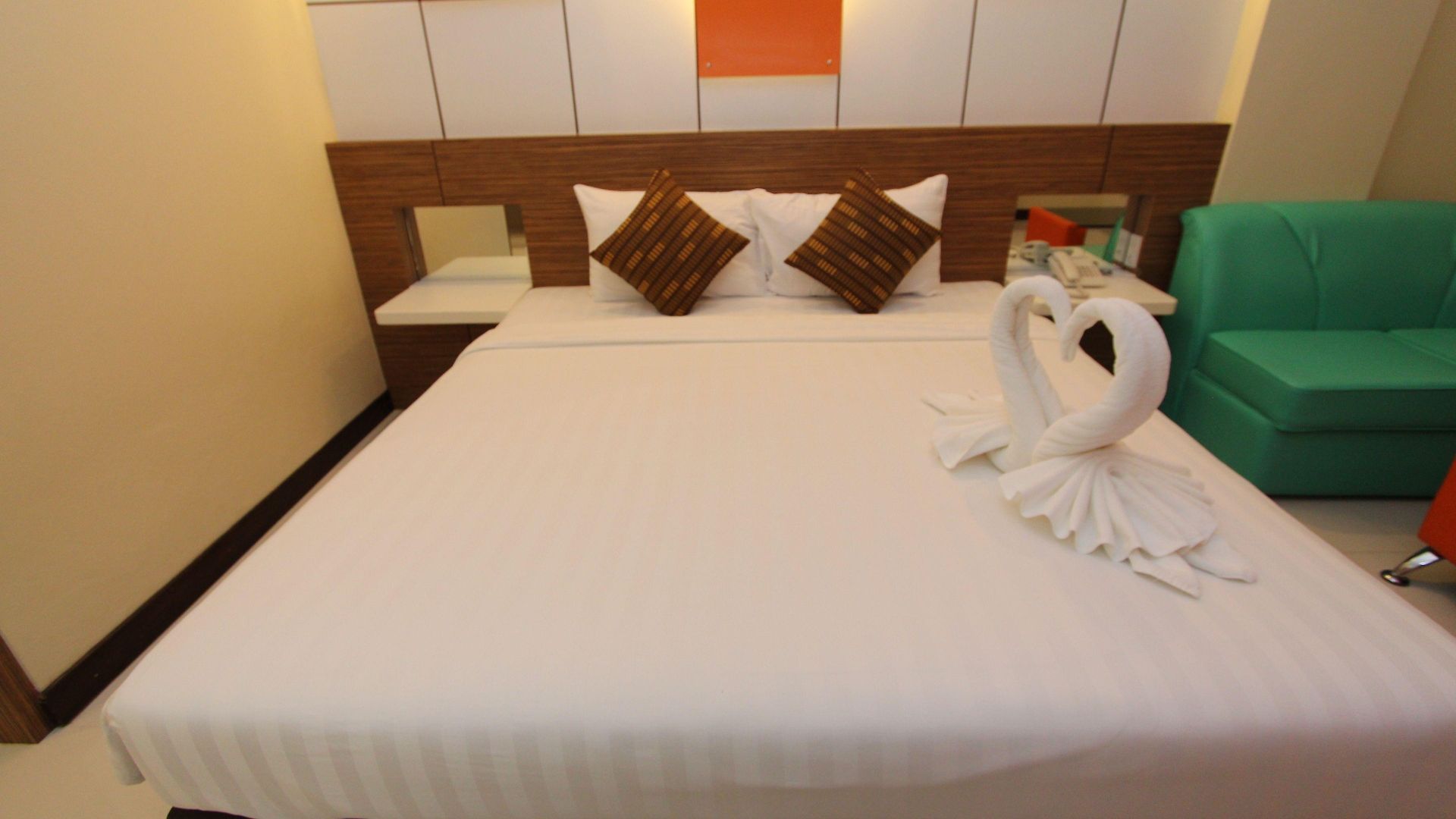 โรงแรม โรงแรมคาเมลอท Pattaya