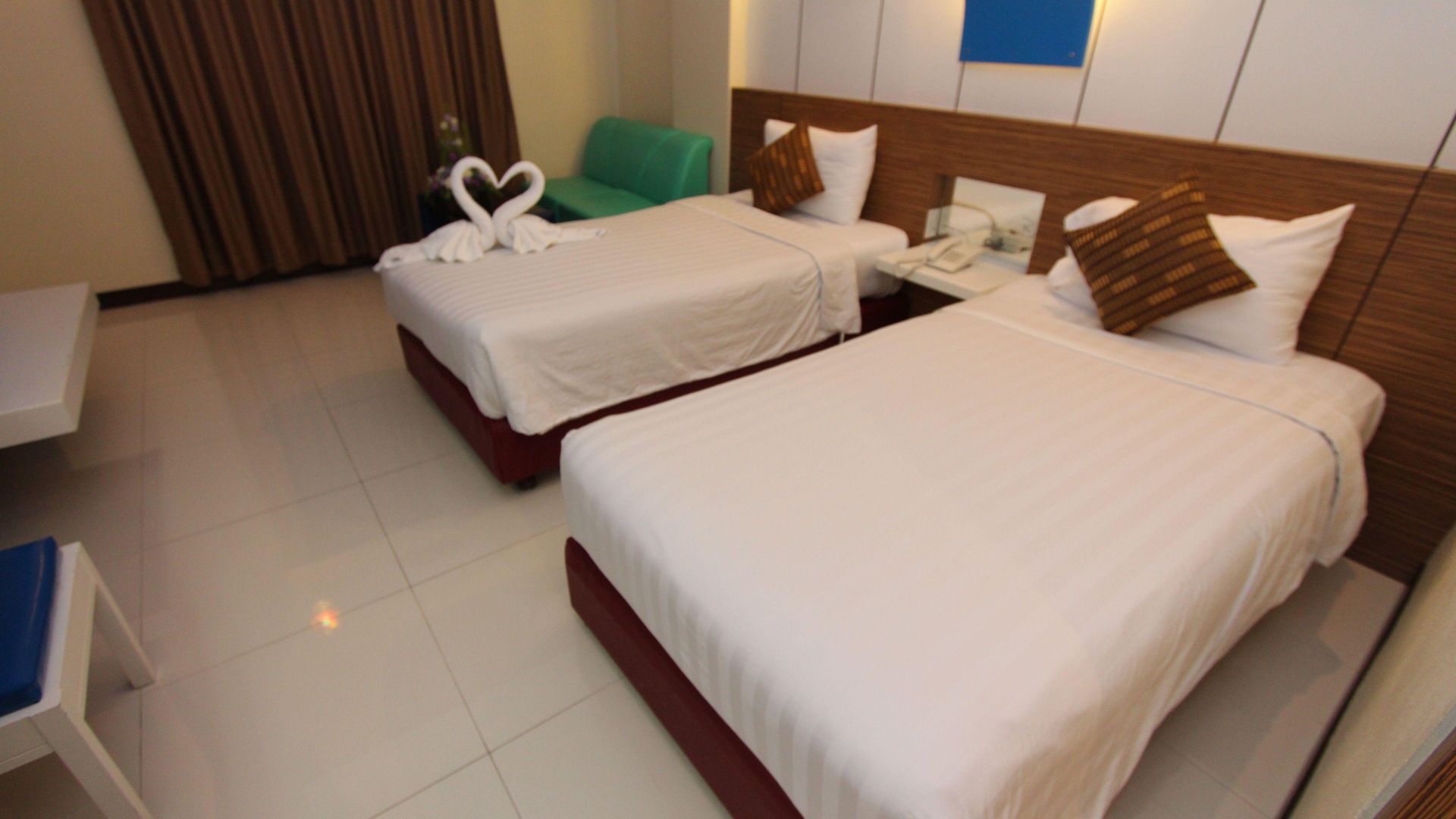 โรงแรม โรงแรมคาเมลอท Pattaya