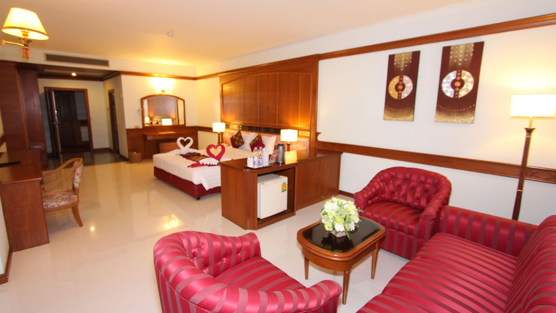โรงแรมคาเมลอท Pattaya