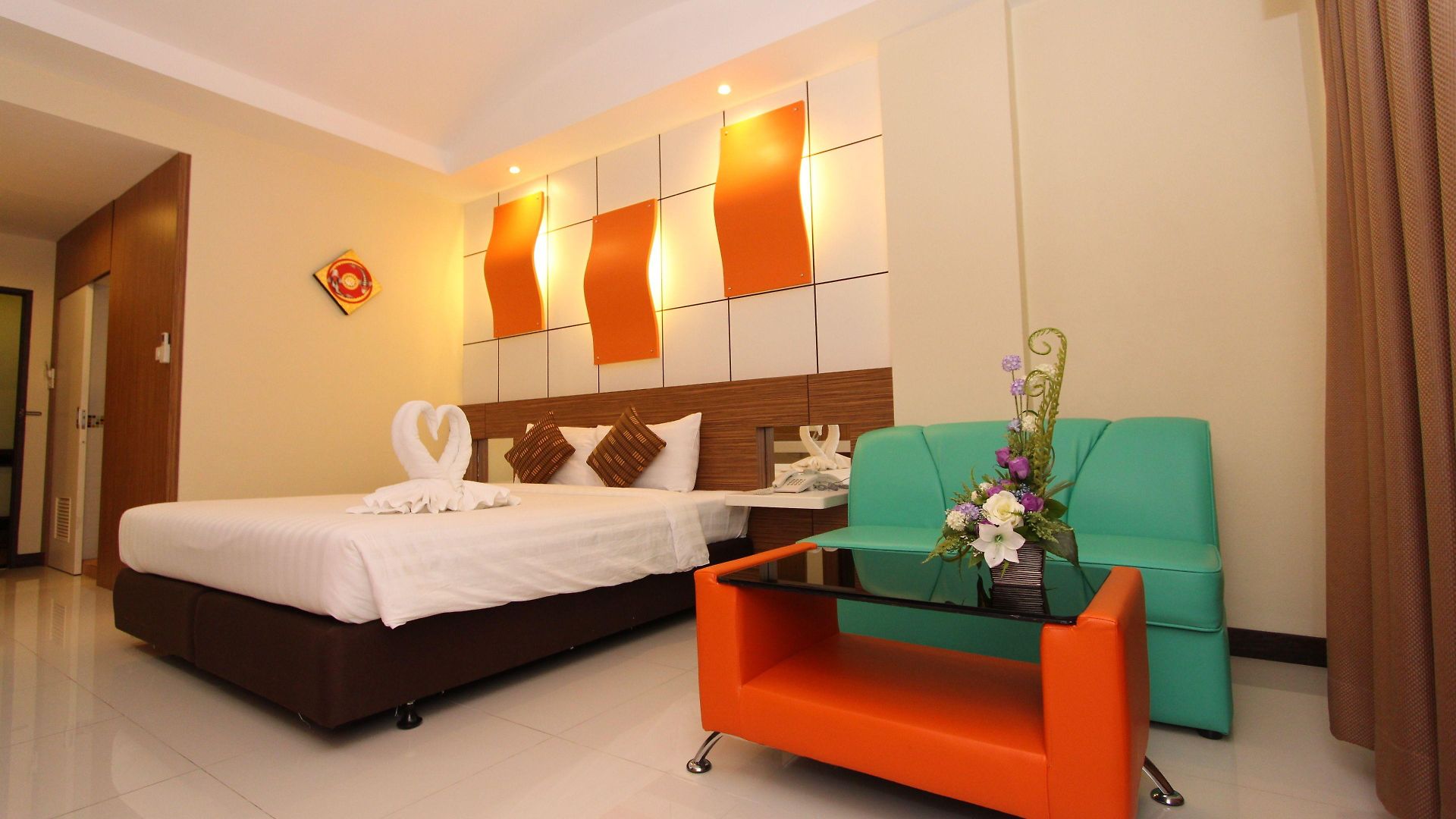 โรงแรมคาเมลอท โรงแรม 4*