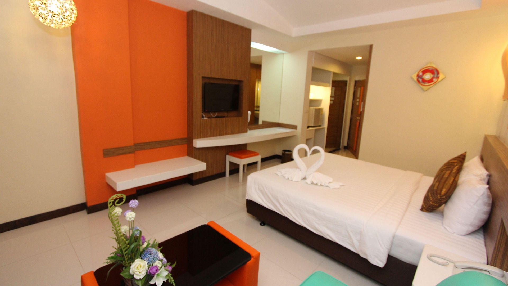 โรงแรมคาเมลอท โรงแรม Pattaya
