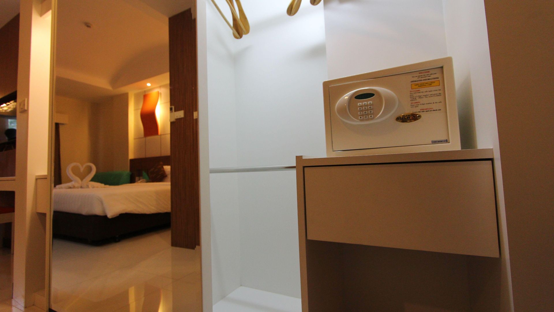 โรงแรม โรงแรมคาเมลอท Pattaya