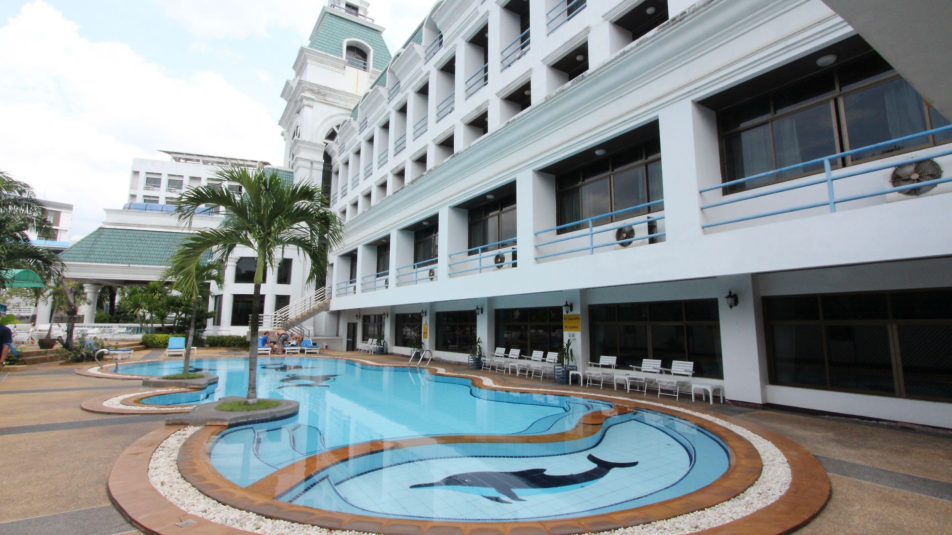 โรงแรมคาเมลอท โรงแรม Pattaya