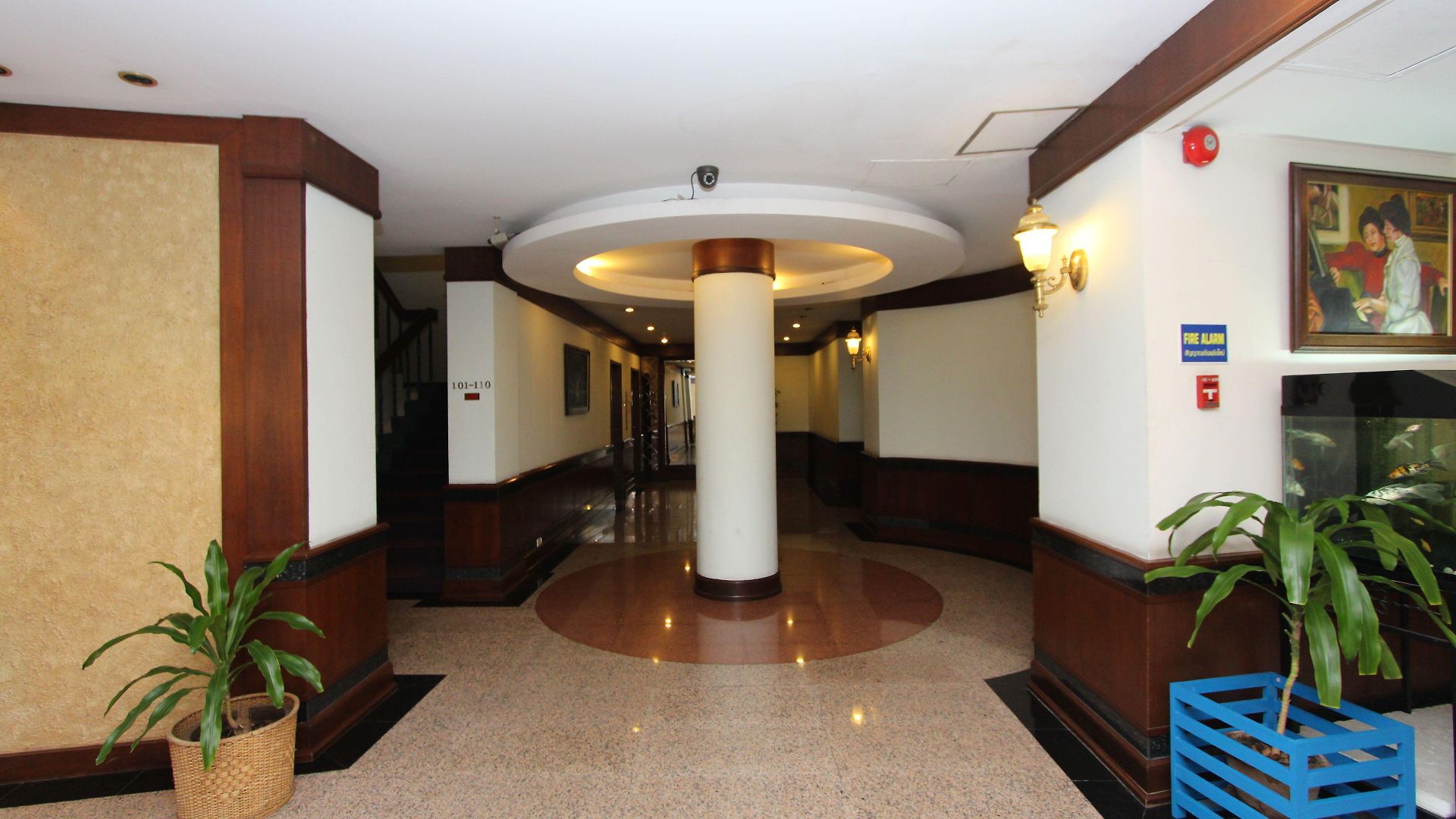 โรงแรม โรงแรมคาเมลอท 4*