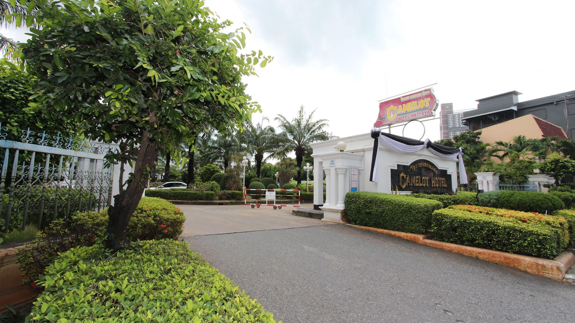 โรงแรมคาเมลอท โรงแรม Pattaya
