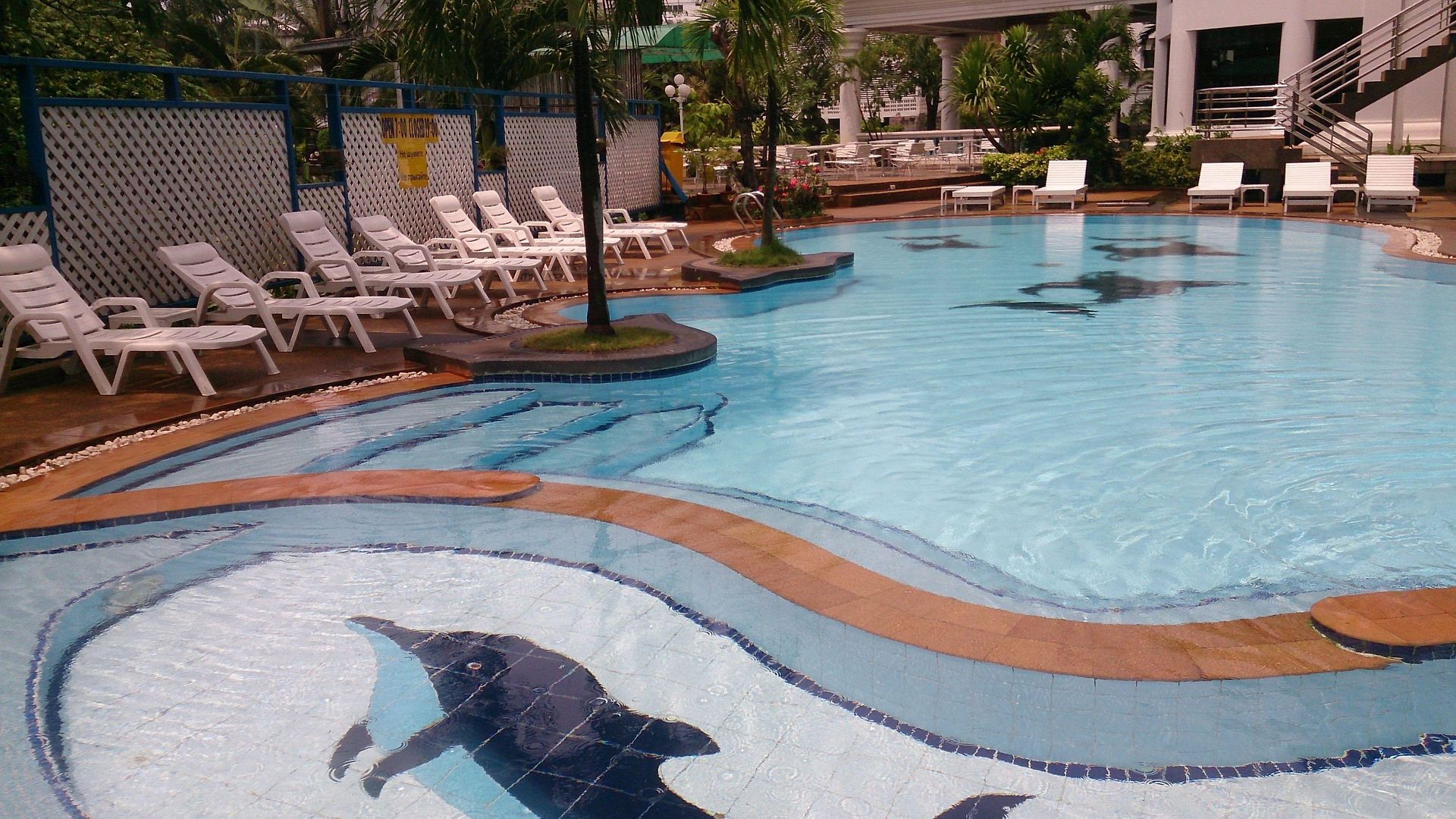 โรงแรมคาเมลอท 4* Pattaya