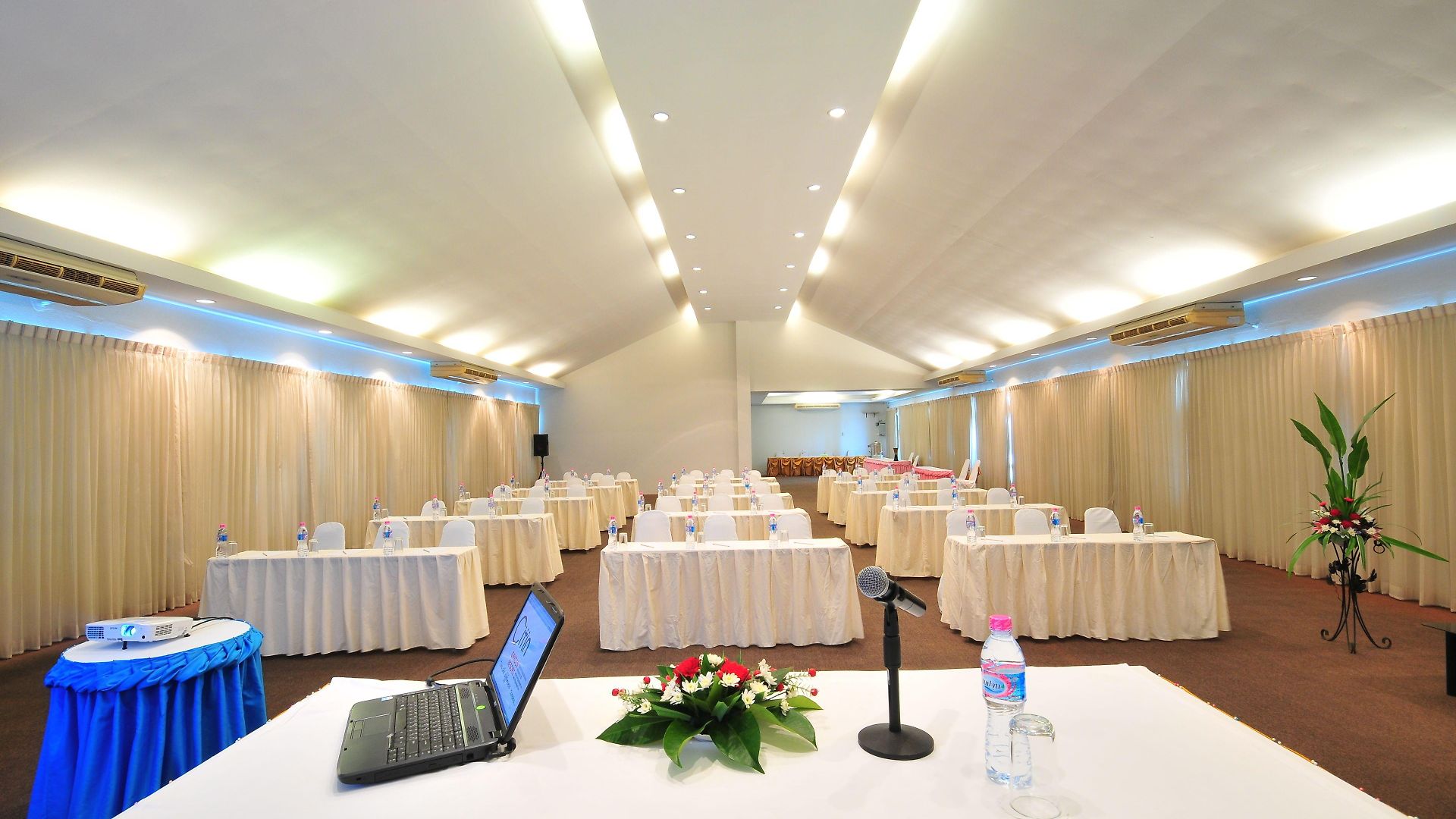 Gazebo Resort, รีสอร์ท