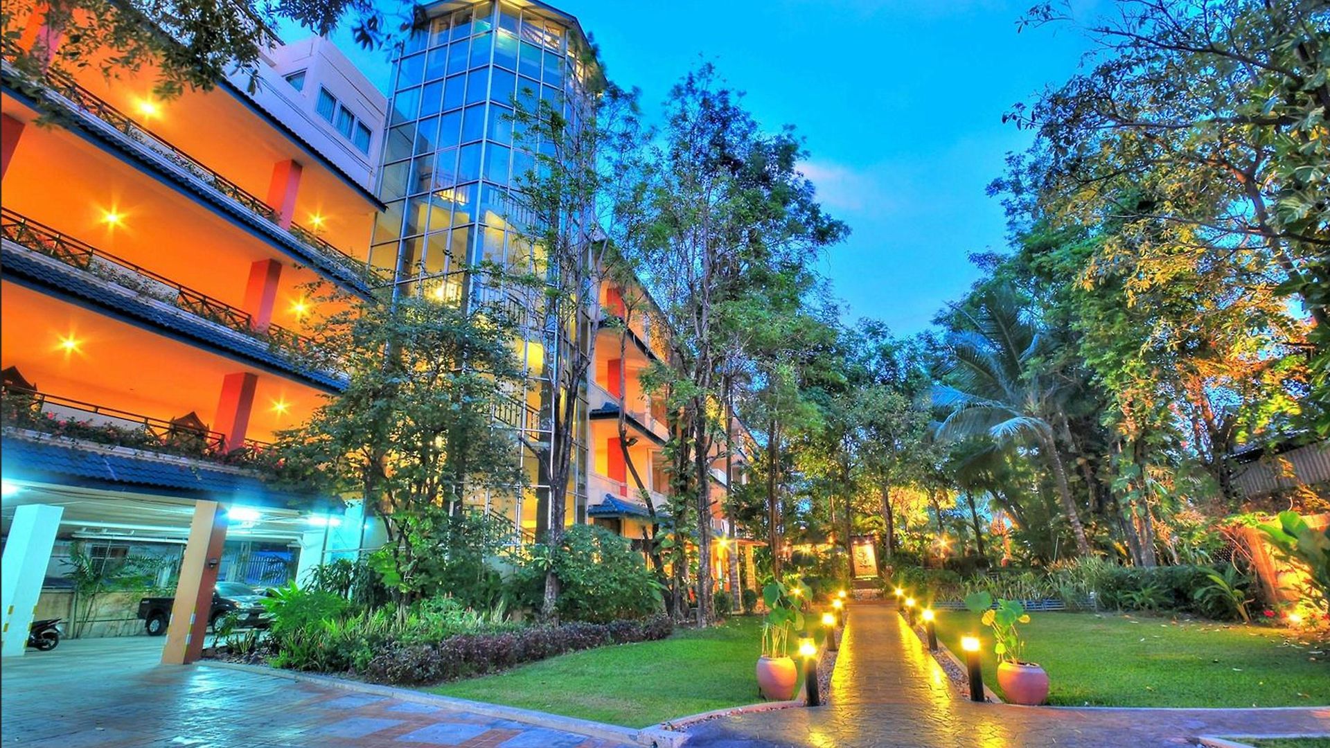 Gazebo Resort, รีสอร์ท