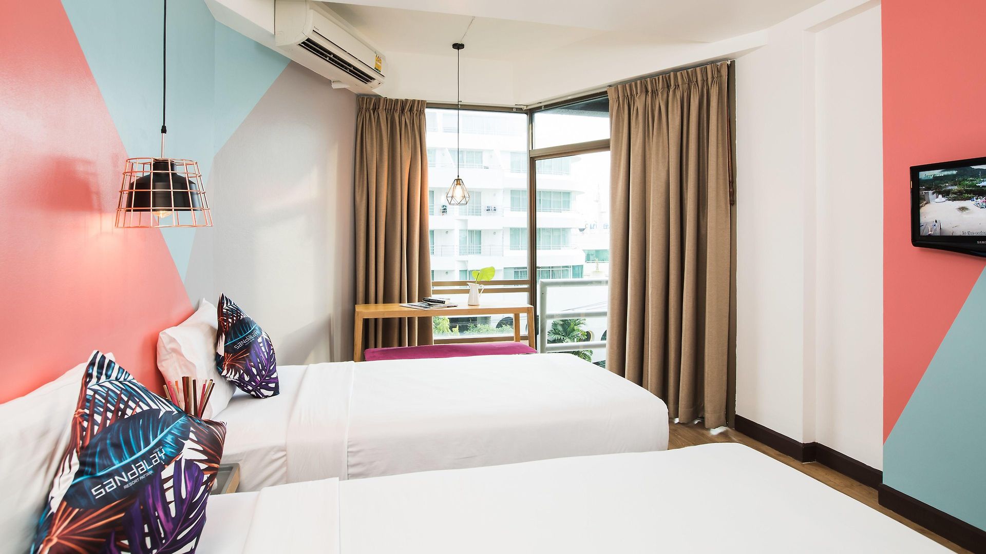 รีสอร์ท แซนดาเล 4*