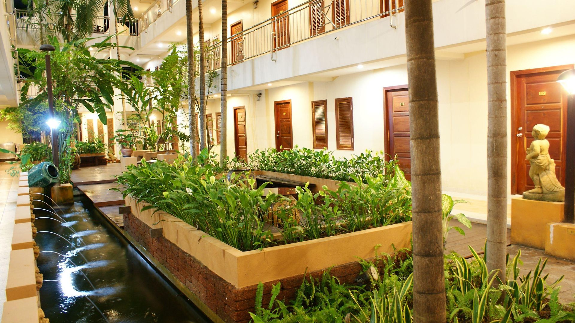 โรงแรม เบลล่า พัทยา ถนนสาย 3 Pattaya