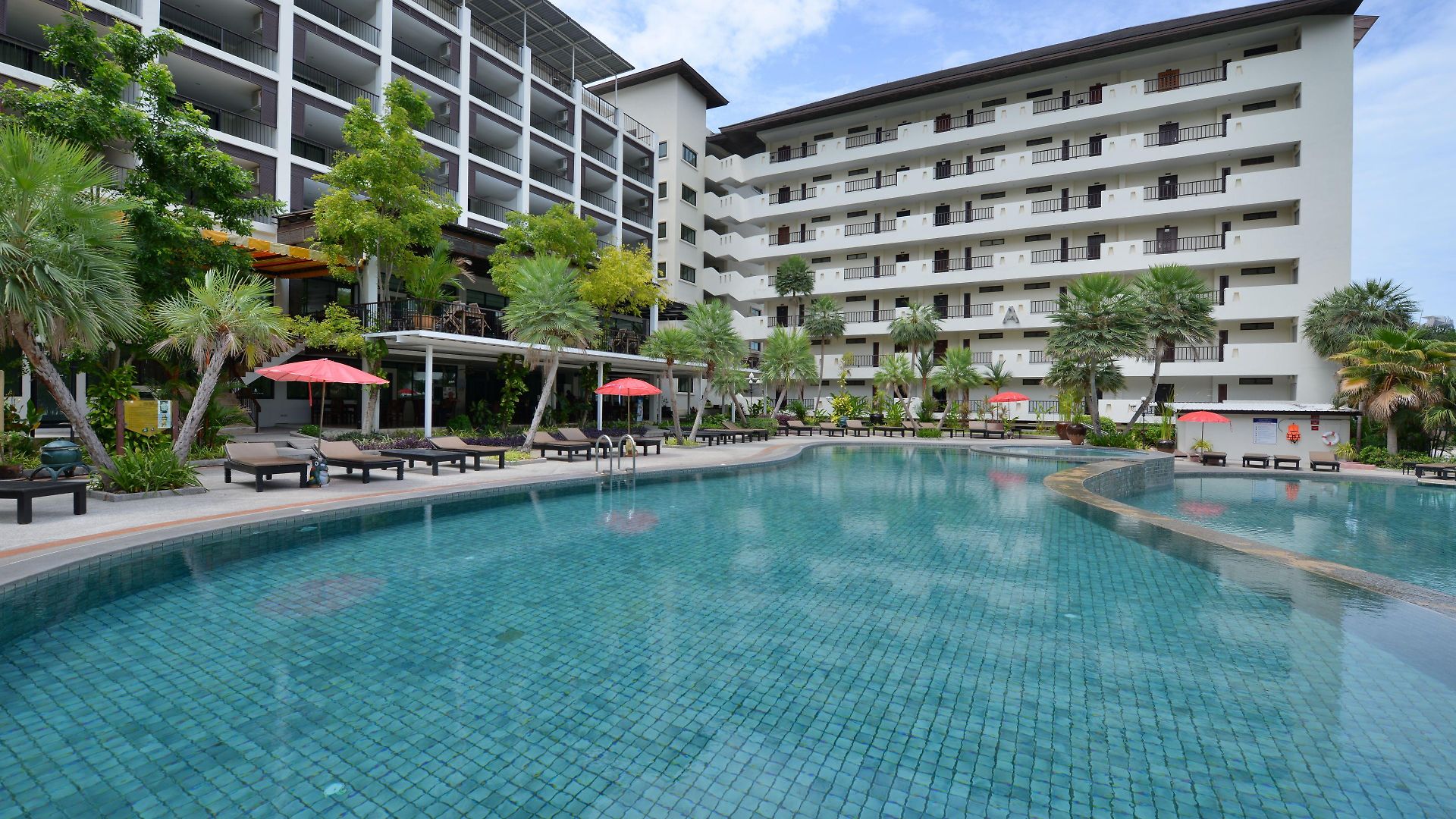 Sunday Wongamat Privacy โรงแรม