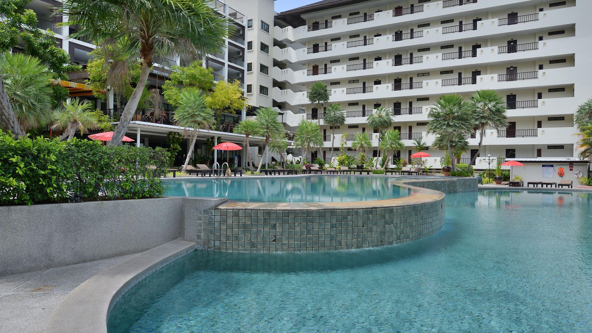 Sunday Wongamat Privacy โรงแรม 4*