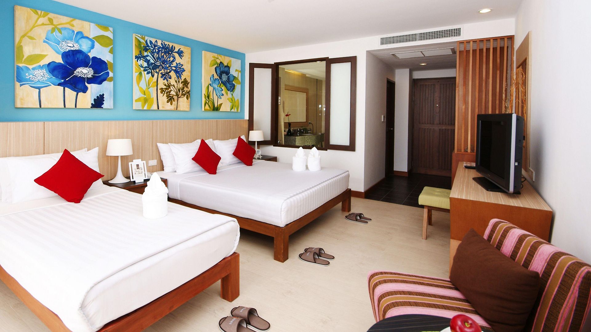 J โรงแรม 4*