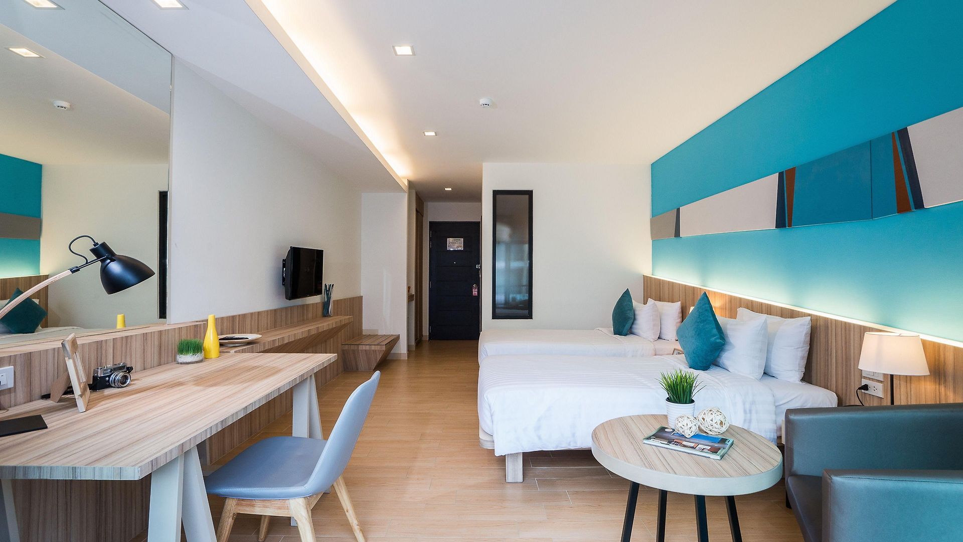 J โรงแรม 4*