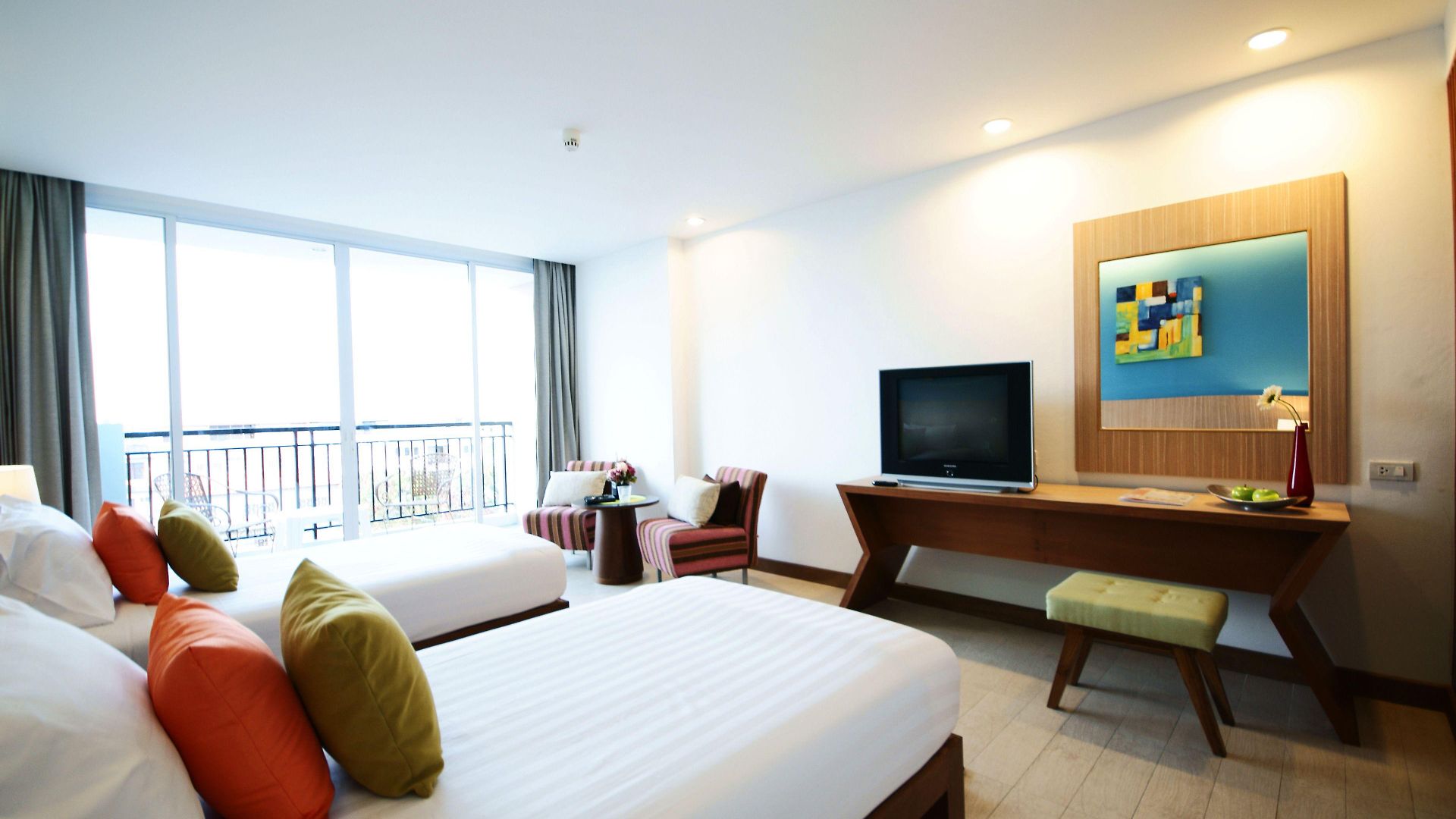 โรงแรม J