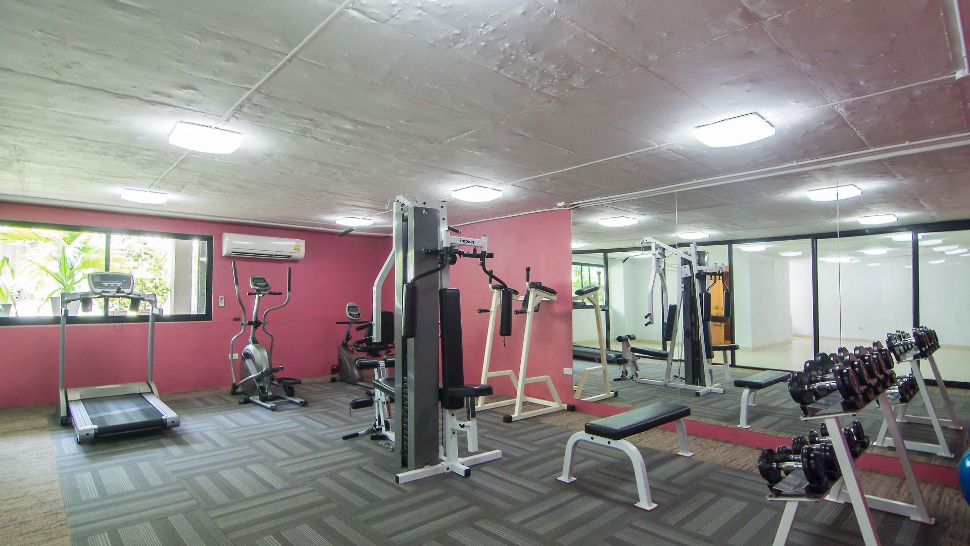 โรงแรม J 4*