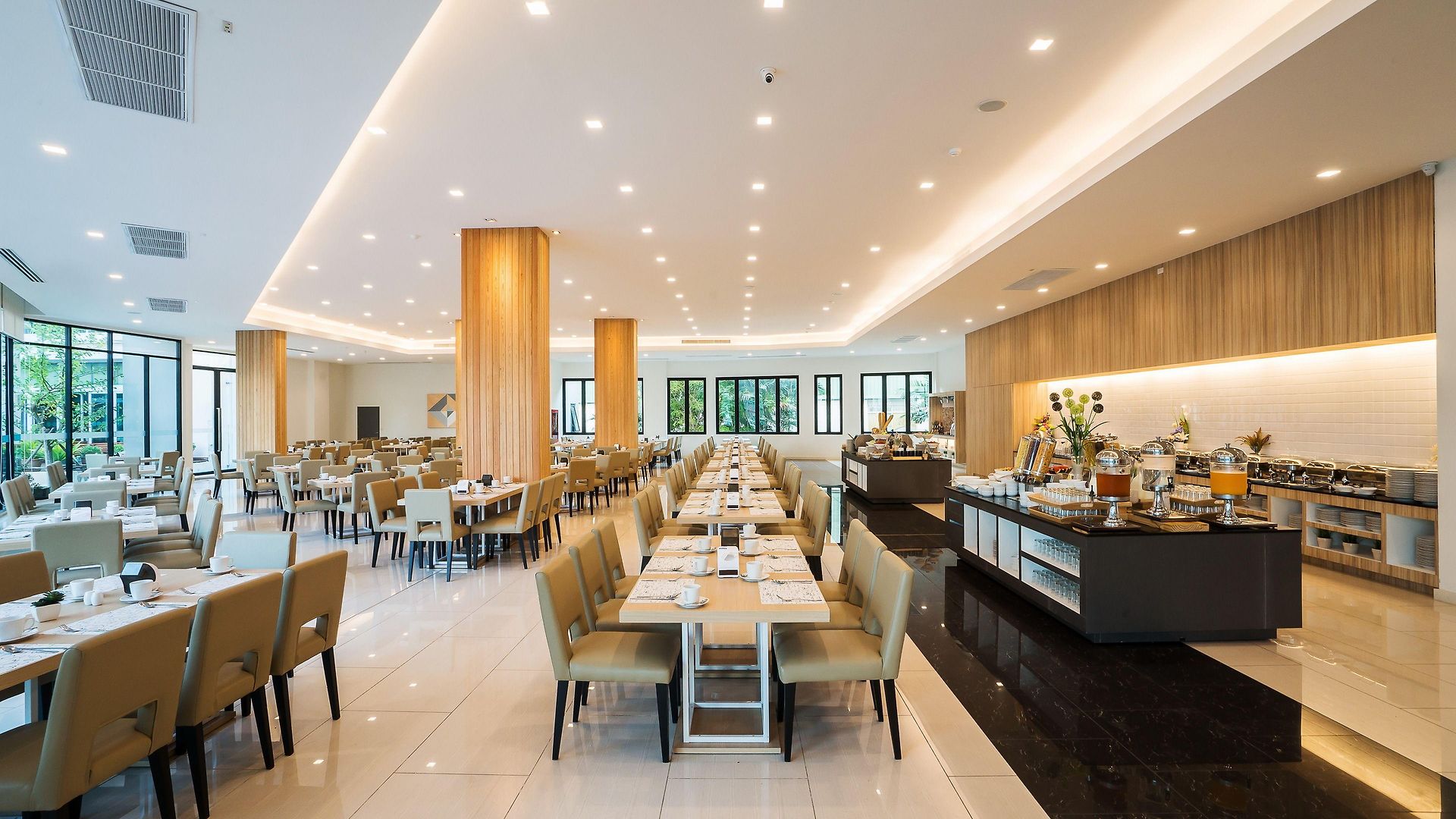 J โรงแรม Pattaya