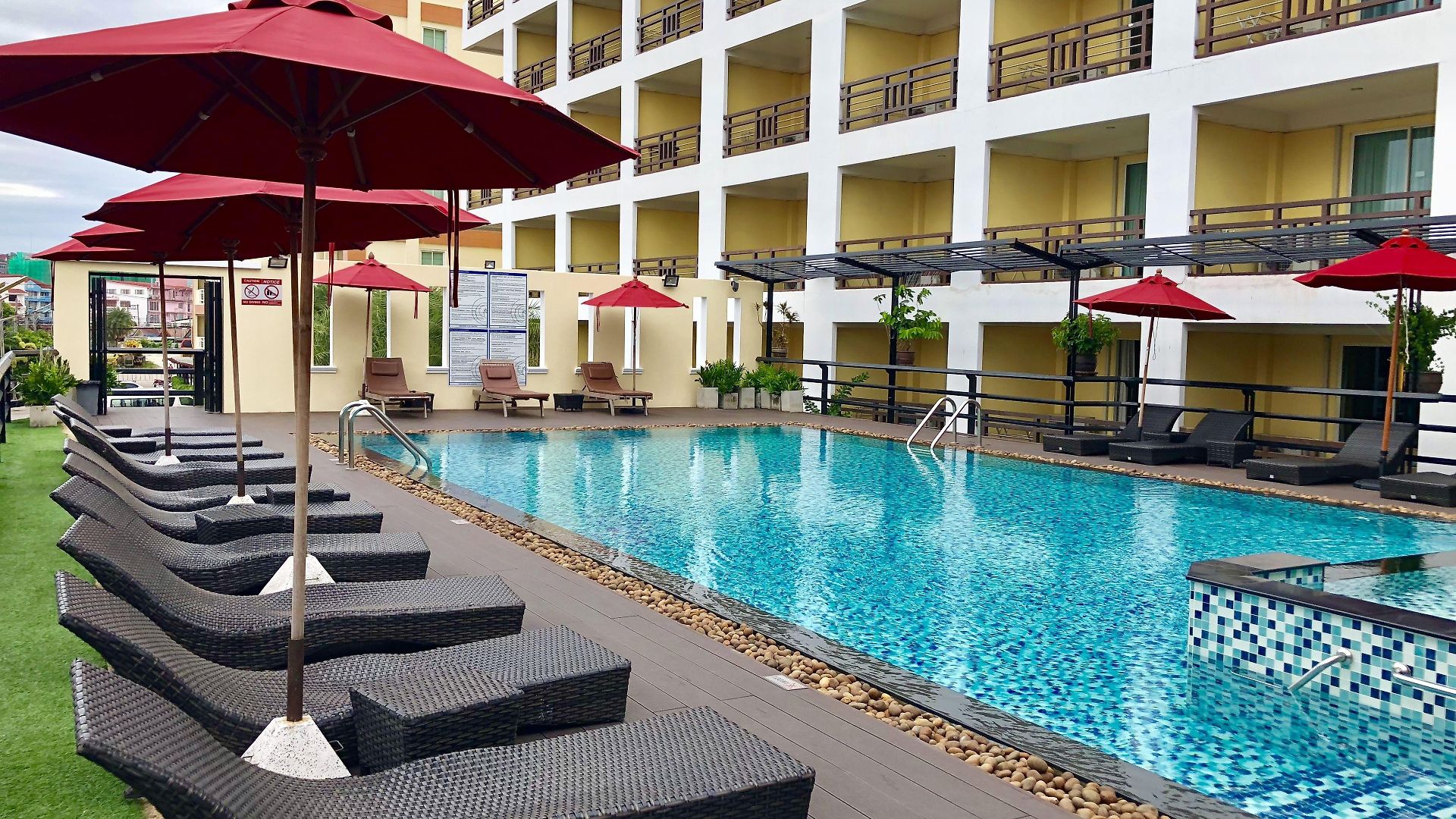Golden Sea Pattaya