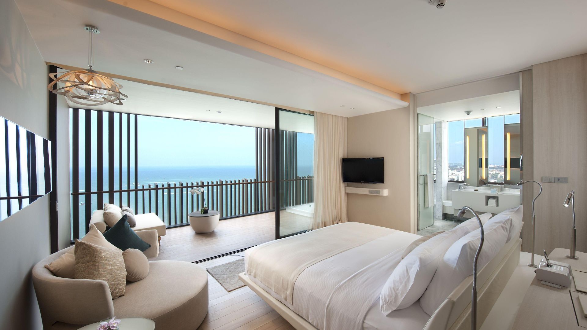 รีสอร์ท โรงแรมฮิลตัน พัทยา - Sha Extra 5*
