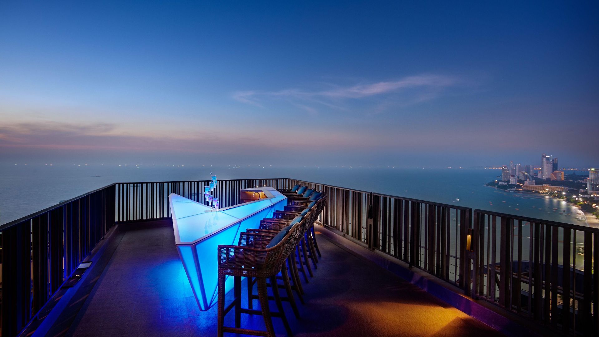 รีสอร์ท โรงแรมฮิลตัน พัทยา - Sha Extra 5*
