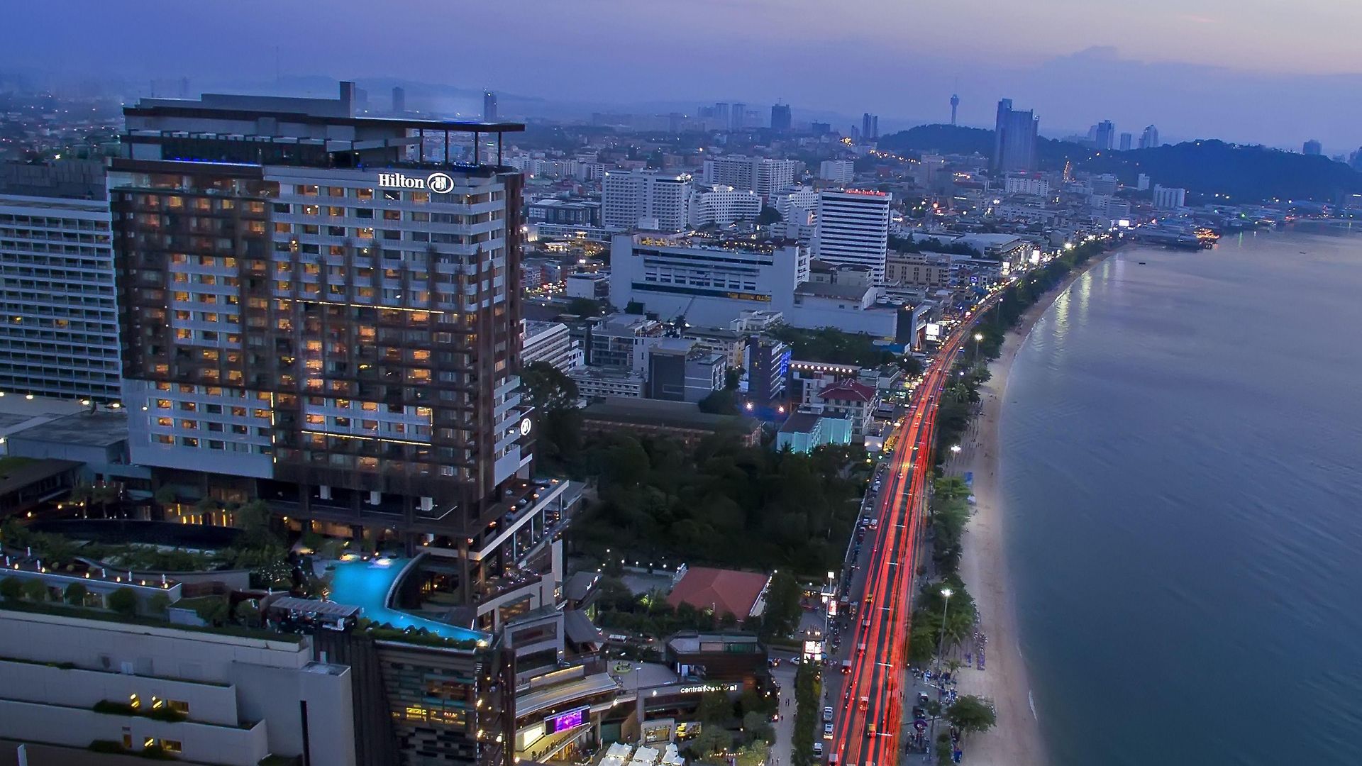 รีสอร์ท โรงแรมฮิลตัน พัทยา - Sha Extra