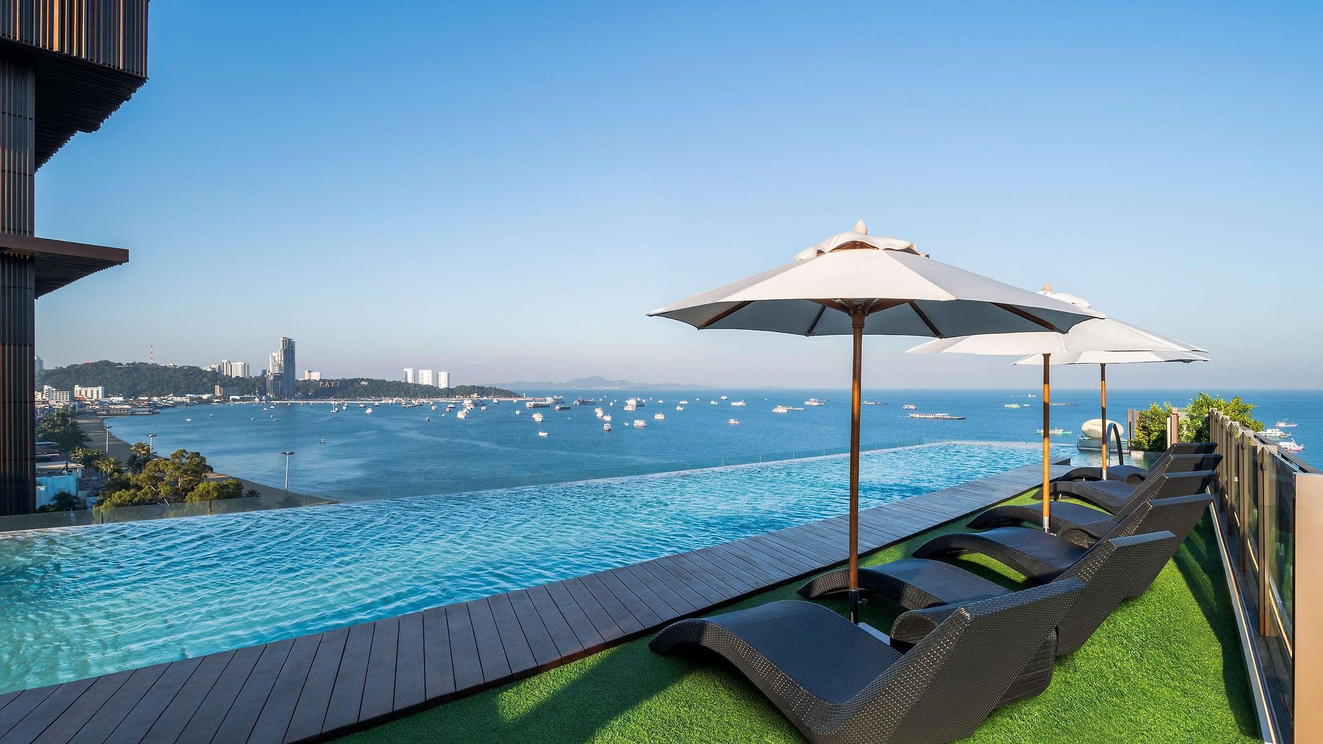 โรงแรมฮิลตัน พัทยา - Sha Extra Pattaya