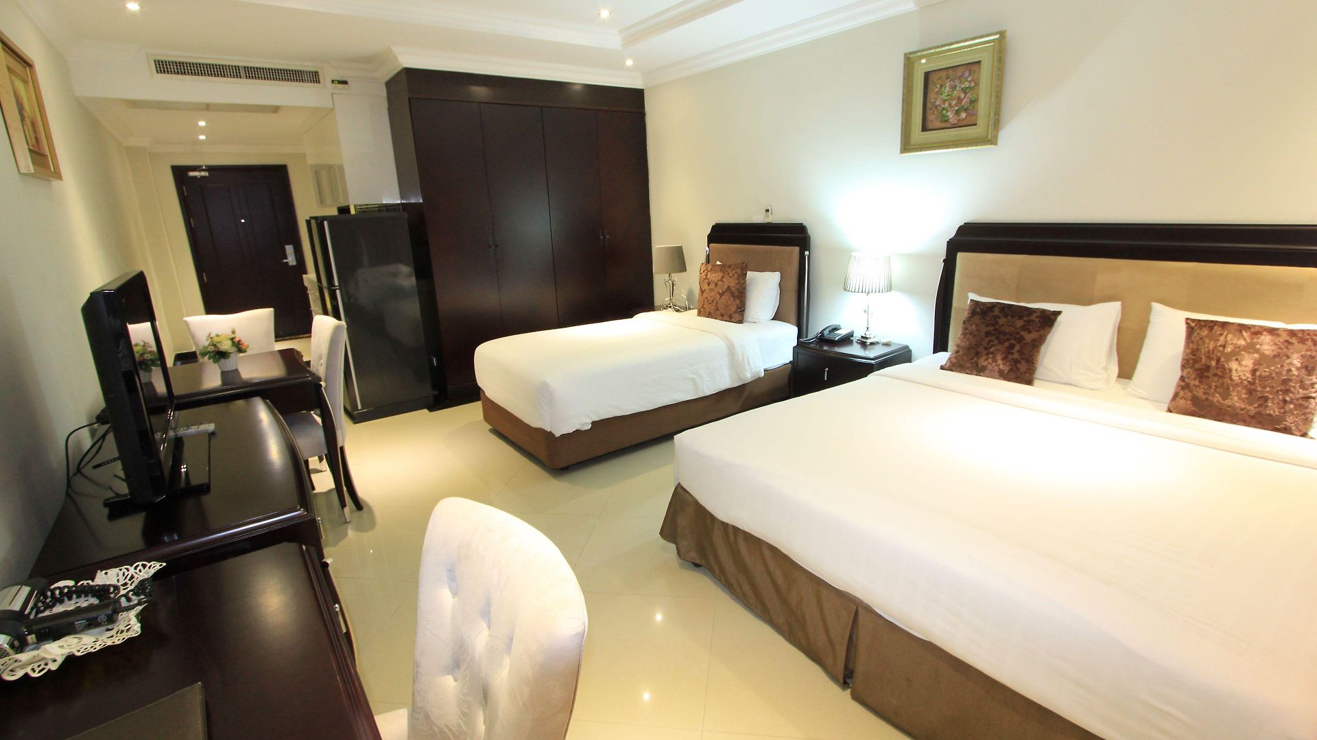 แอลเค เลเจนท์ โรงแรม 4*