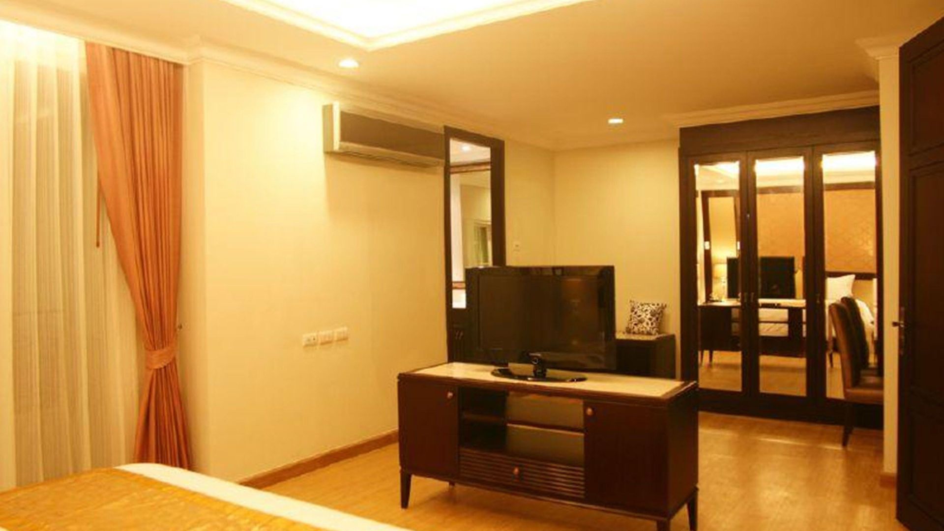 แอลเค เลเจนท์ Pattaya