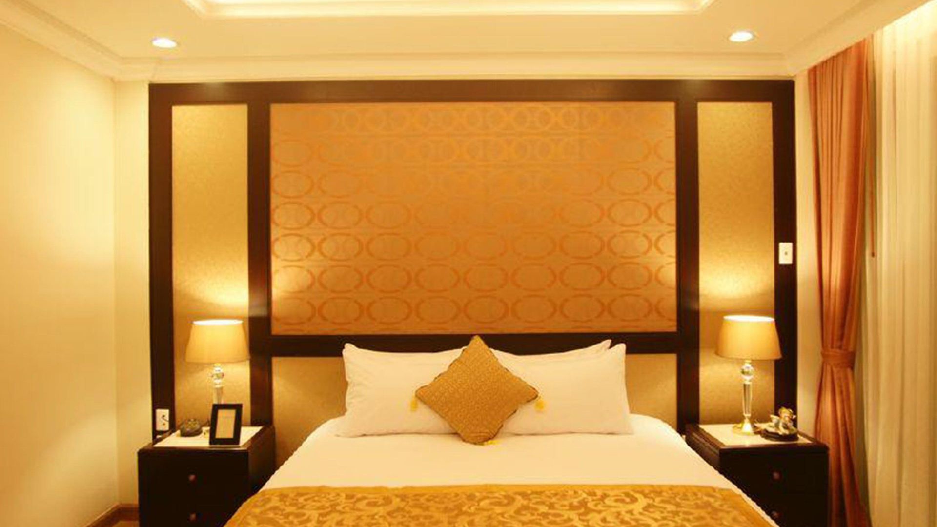 แอลเค เลเจนท์ โรงแรม 4*