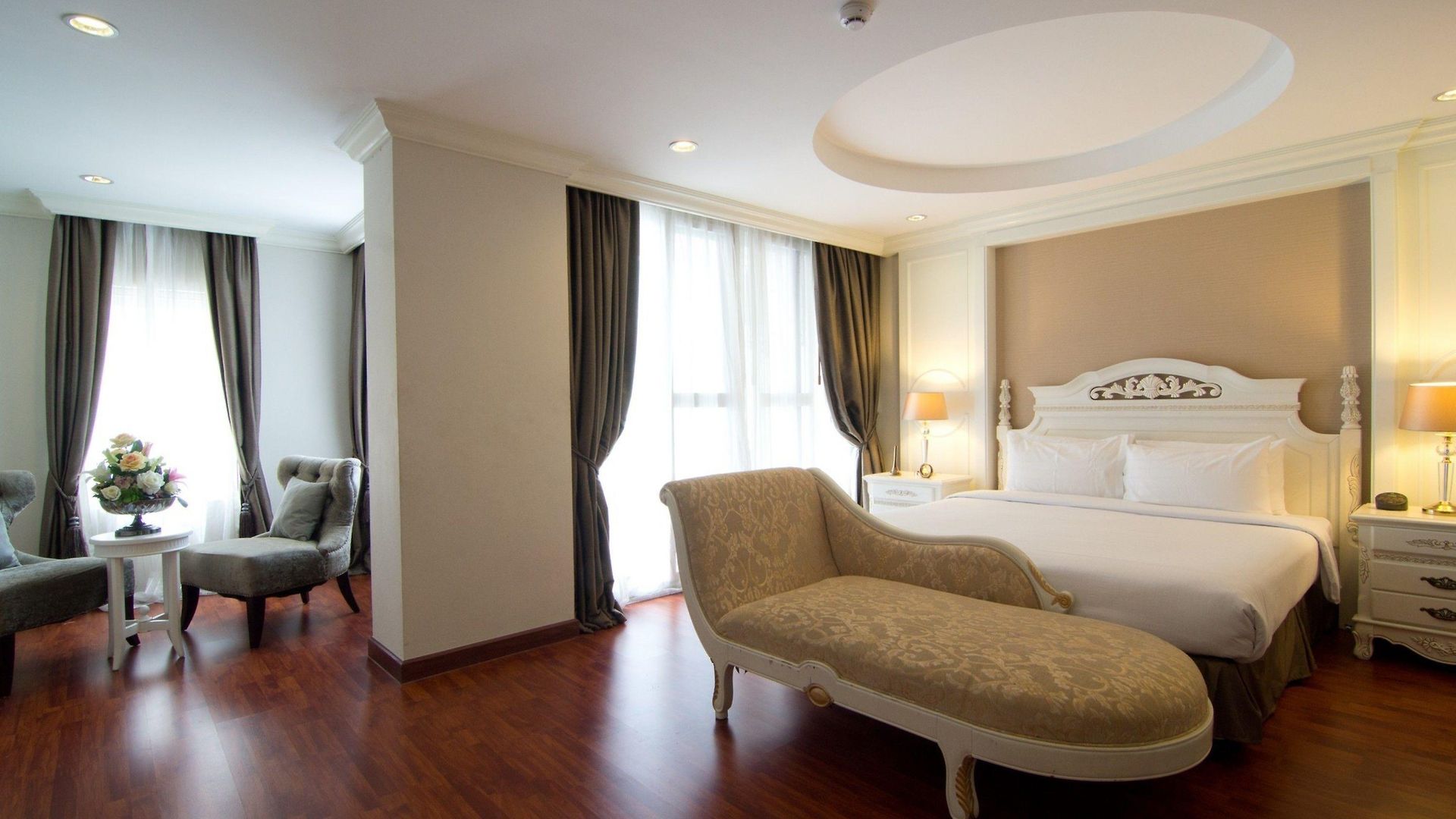 แอลเค เลเจนท์ Pattaya