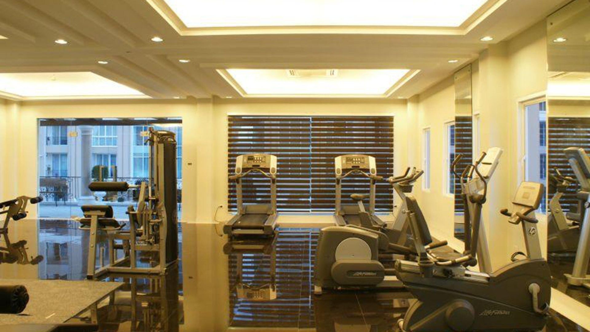 โรงแรม แอลเค เลเจนท์