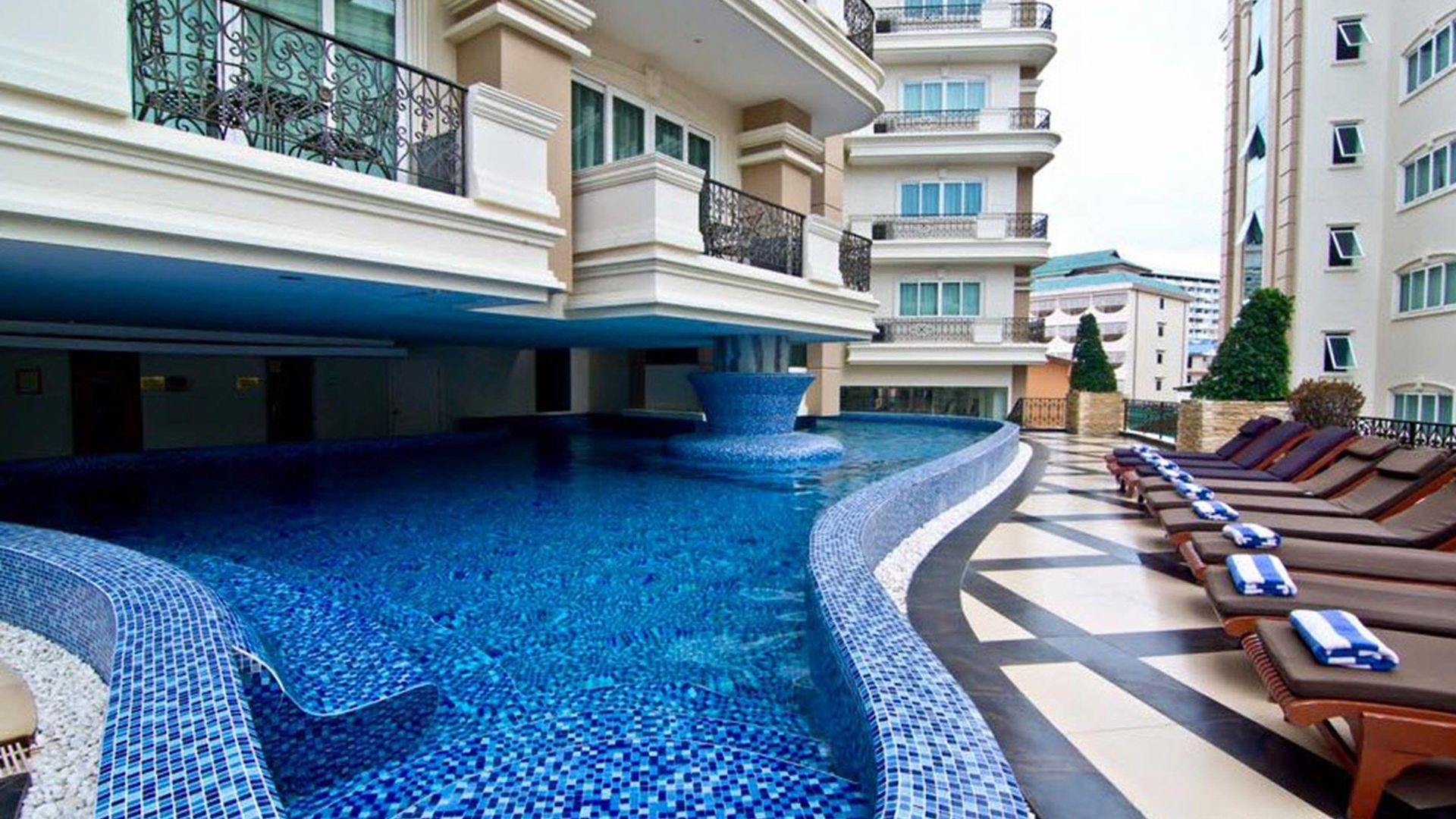 โรงแรม Lk Miracle - Sha Extra