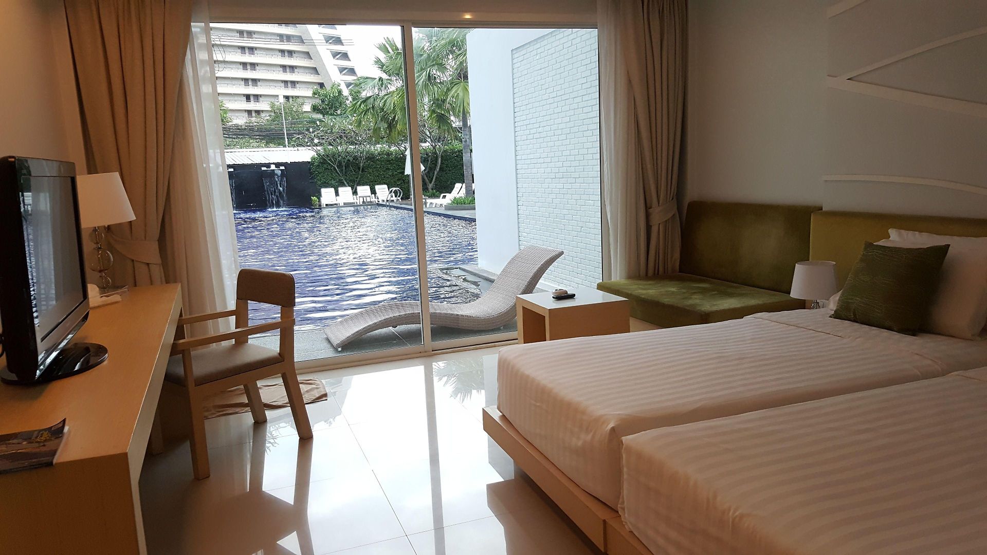Prima Hotel 4*