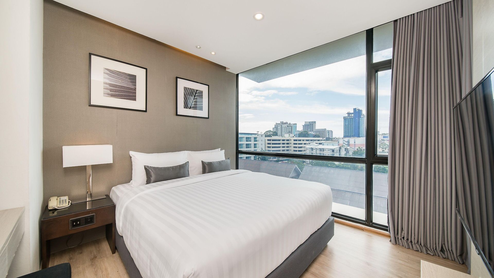 โรงแรม Altera And By At Mind