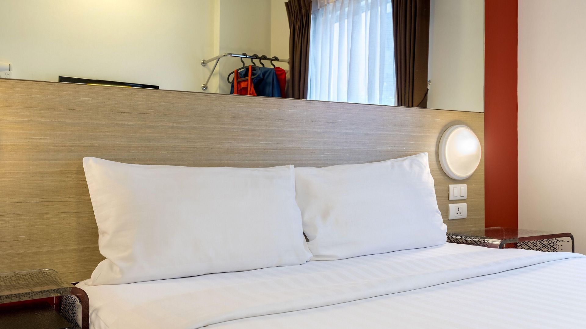 โรงแรมเรด แพลนเนต พัทยา โรงแรม Pattaya