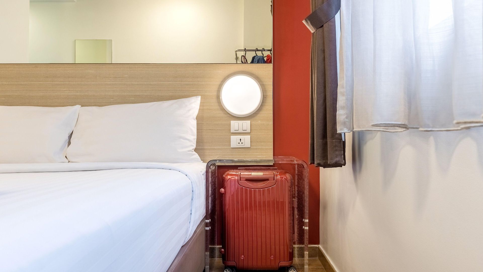 โรงแรม โรงแรมเรด แพลนเนต พัทยา Pattaya