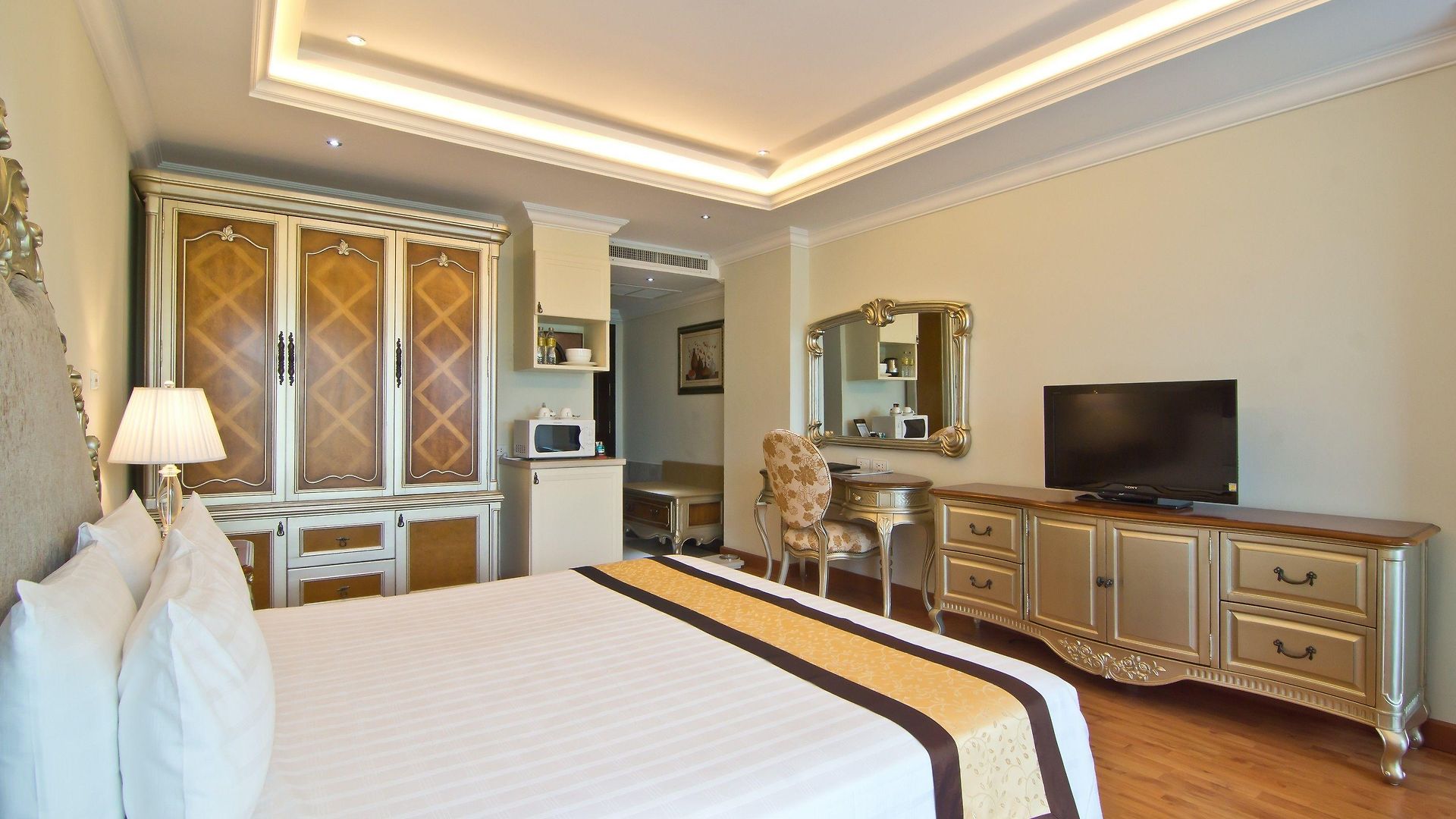 แอล เค ดิเอมเพรส โรงแรม 4*