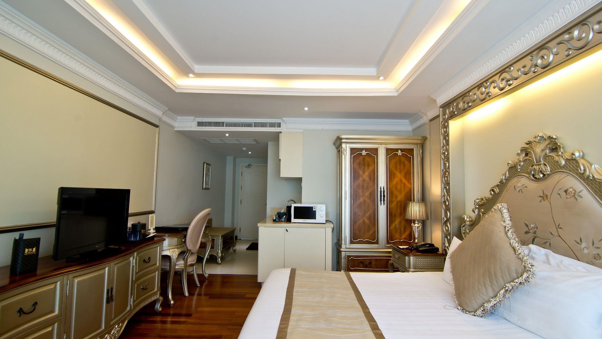 แอล เค ดิเอมเพรส 4* Pattaya