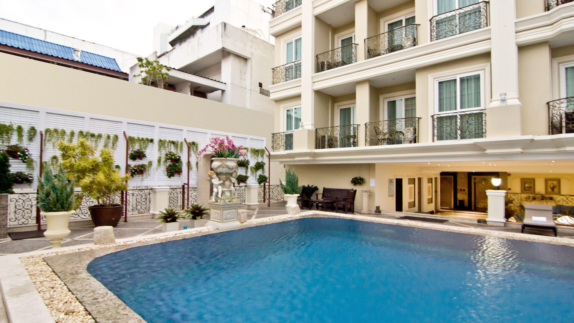โรงแรม แอล เค ดิเอมเพรส 4*