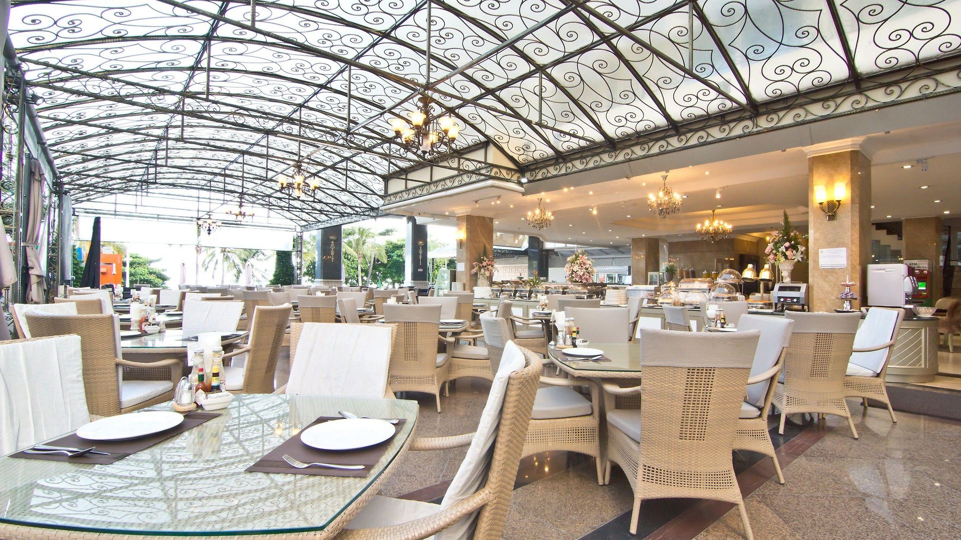 แอล เค ดิเอมเพรส 4* Pattaya