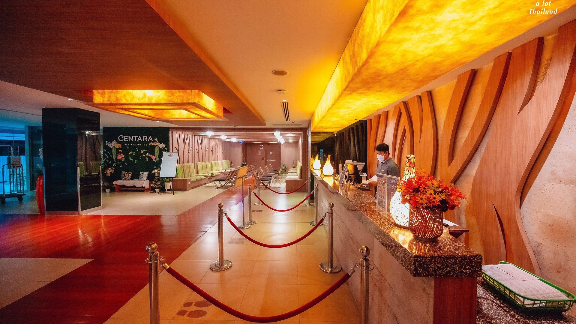 เซ็นทารา พัทยา โรงแรม 4*