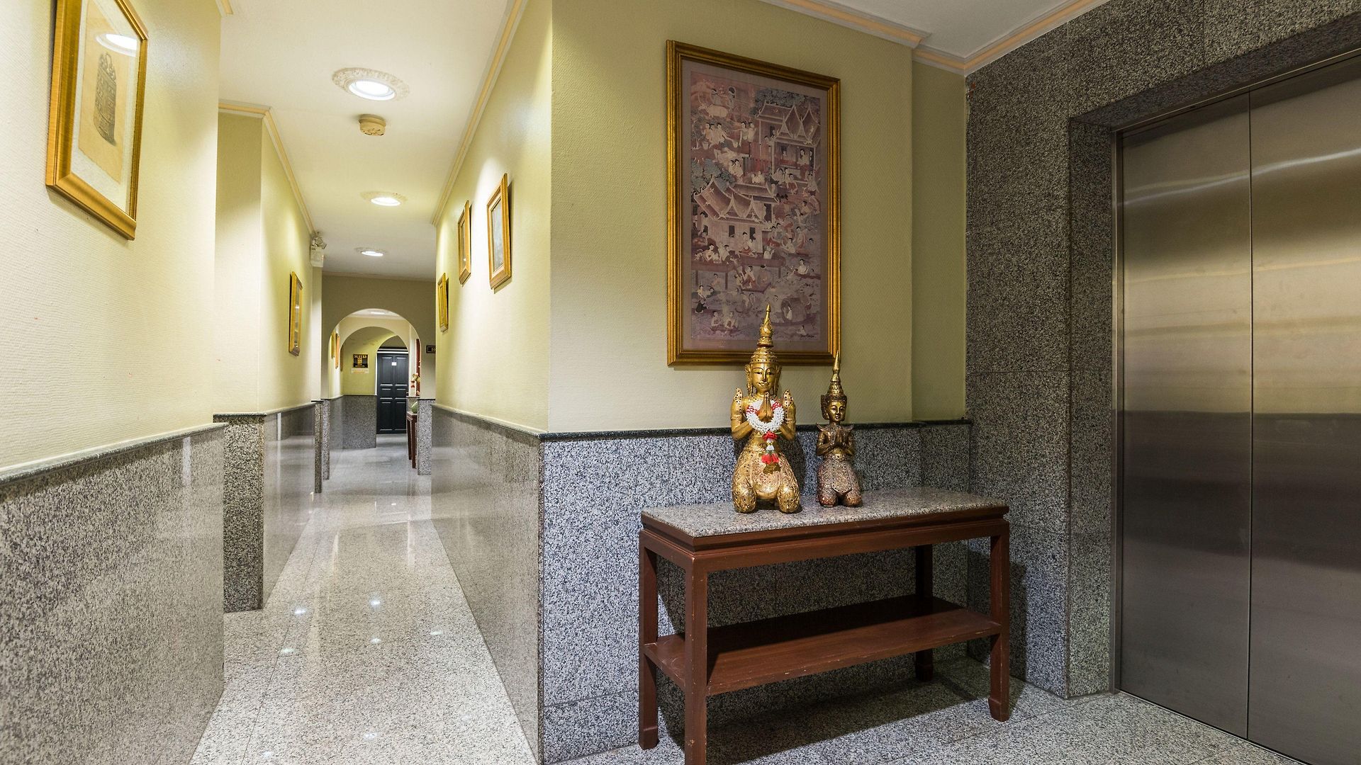 Hotel The Ambiance