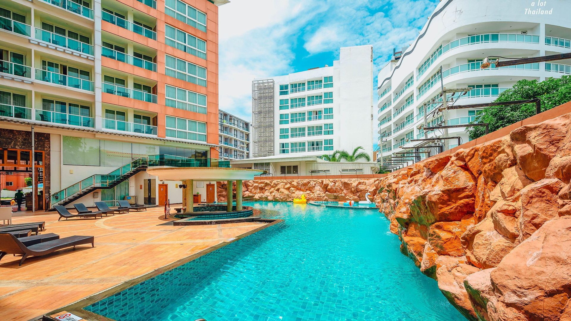 Centara Nova โรงแรม Pattaya
