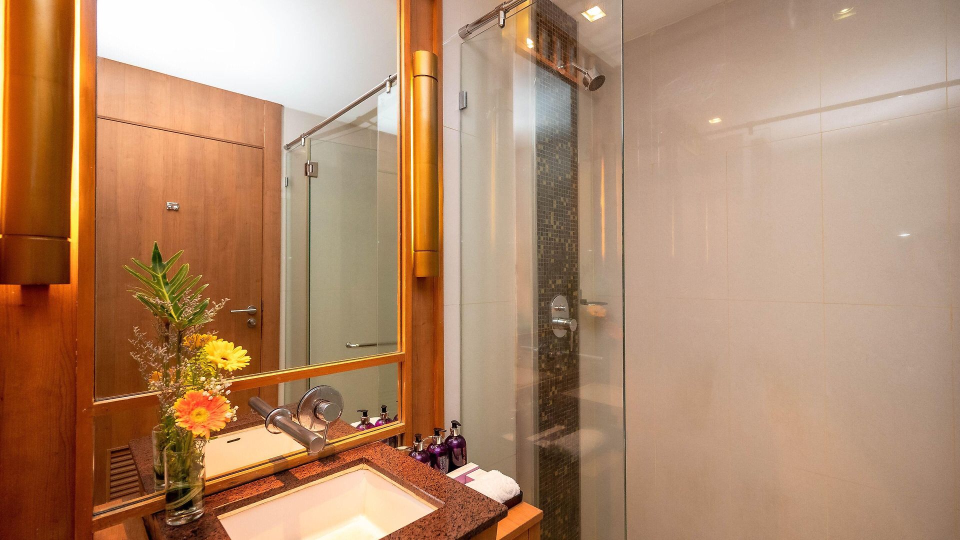 Centara Nova 4*